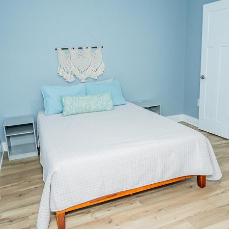 Cottage Beach House Steps From Beach 3 Bedroom 2 Bath ガルフ・ショアーズ エクステリア 写真