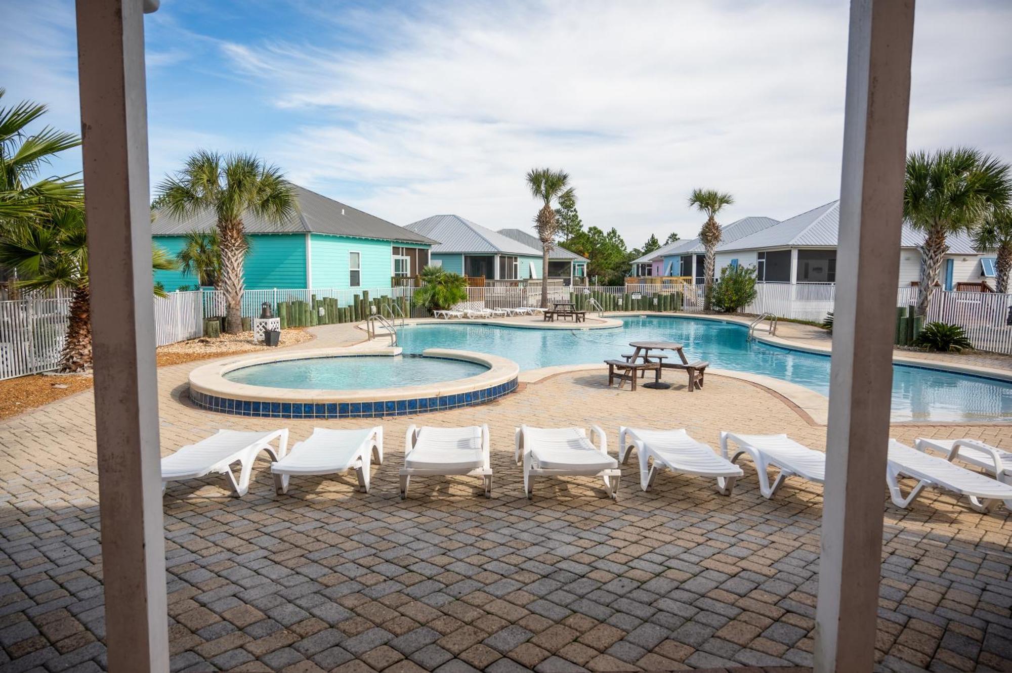 Cottage Beach House Steps From Beach 3 Bedroom 2 Bath ガルフ・ショアーズ エクステリア 写真