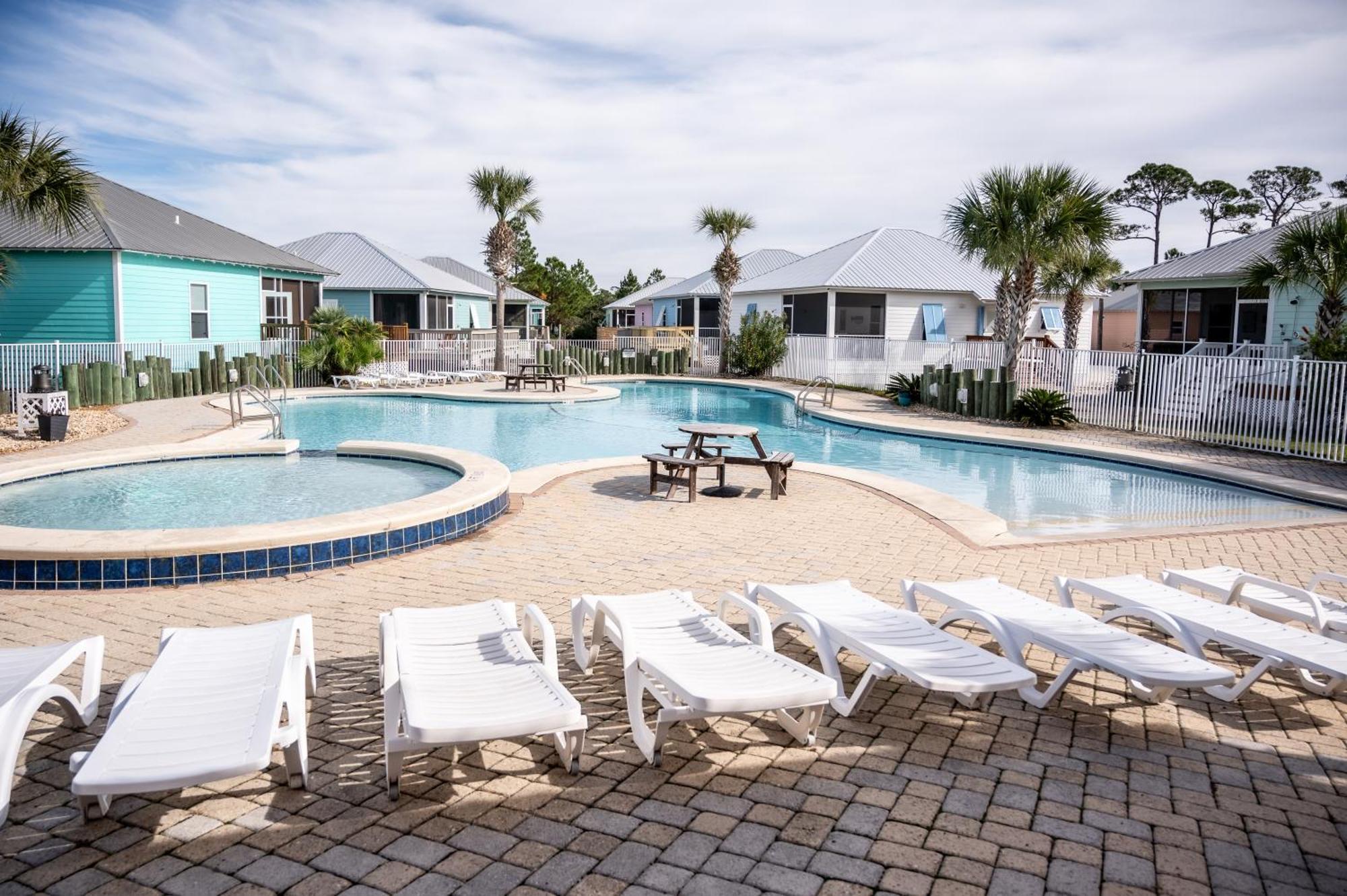 Cottage Beach House Steps From Beach 3 Bedroom 2 Bath ガルフ・ショアーズ エクステリア 写真